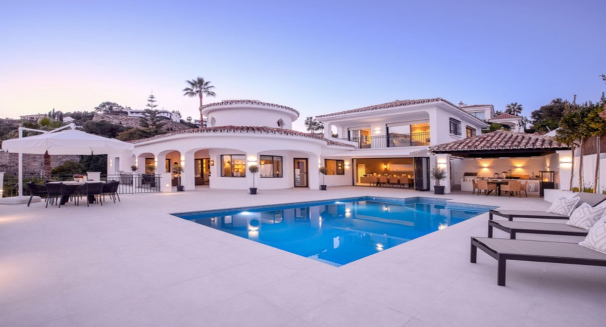 Detached Villa for sale in El Paraiso R4655830