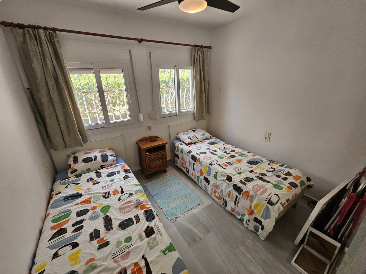 Apartamento con 2 Dormitorios en Venta Calahonda