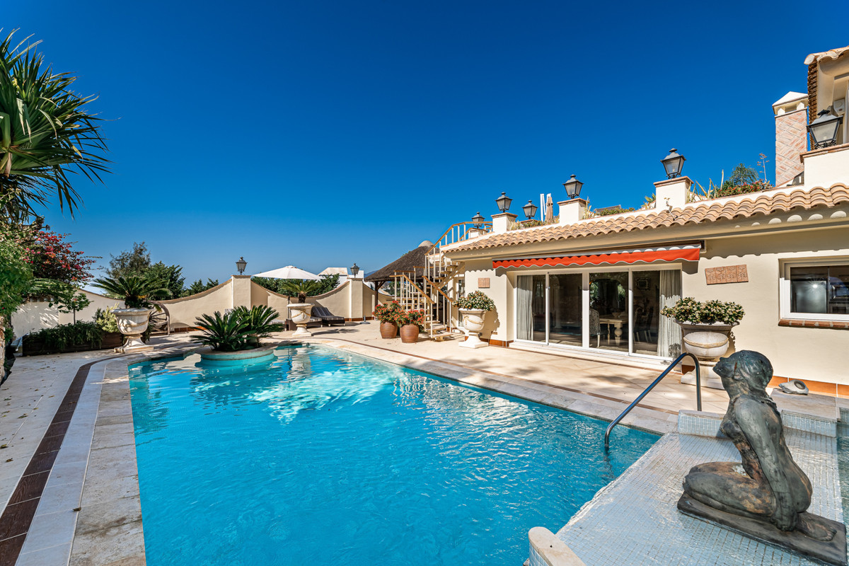 Villa te koop in Nueva Andalucía R4308541