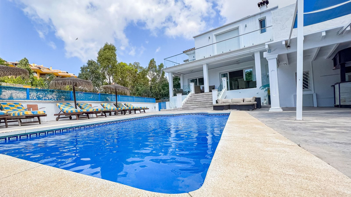 Luxury Villa situated in the prestigious Urbanisation of 'La Capellania' Benalmadena and l, Spain