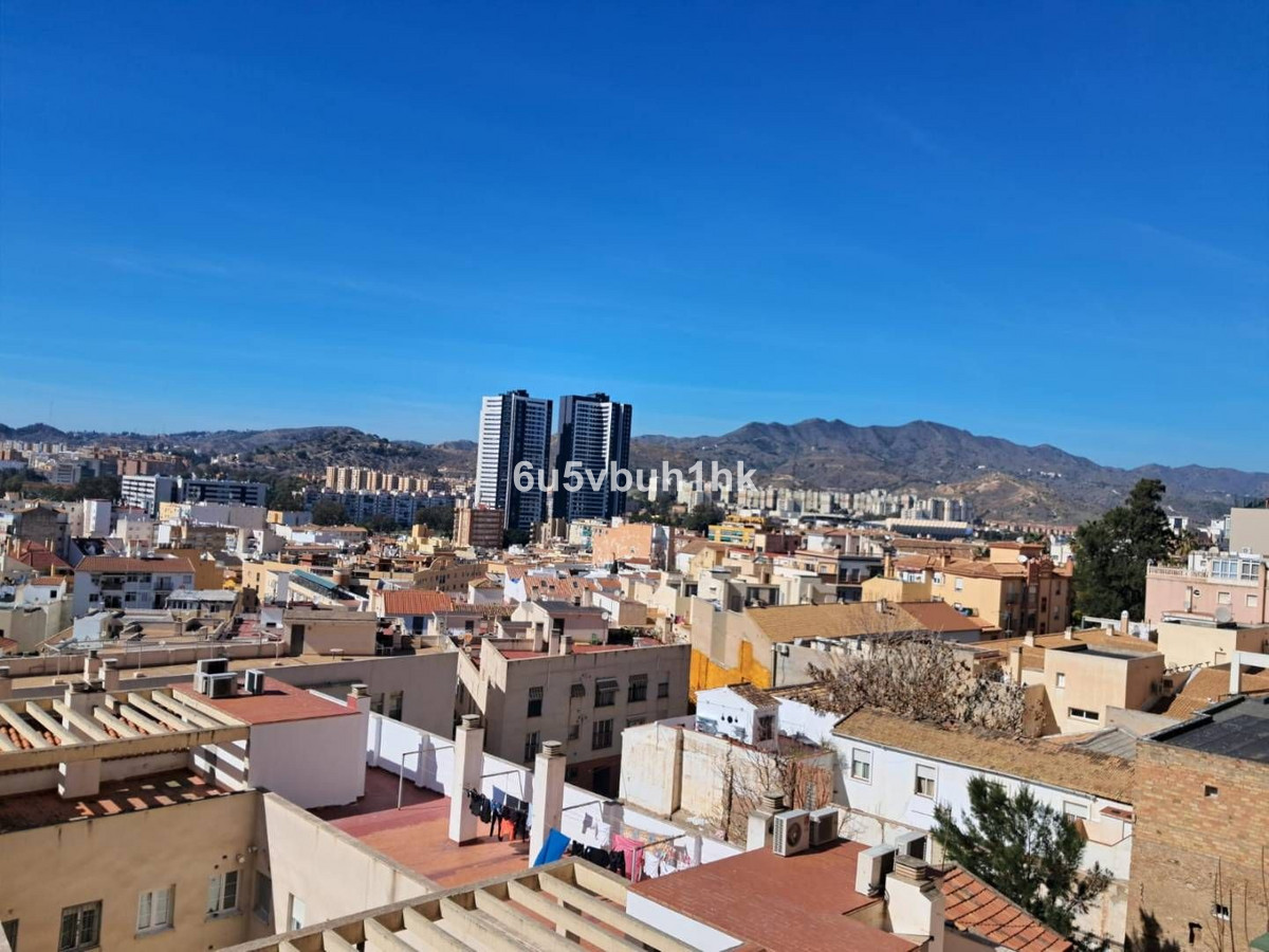 						Apartamento  Planta Media
													en venta 
																			 en Málaga
					
