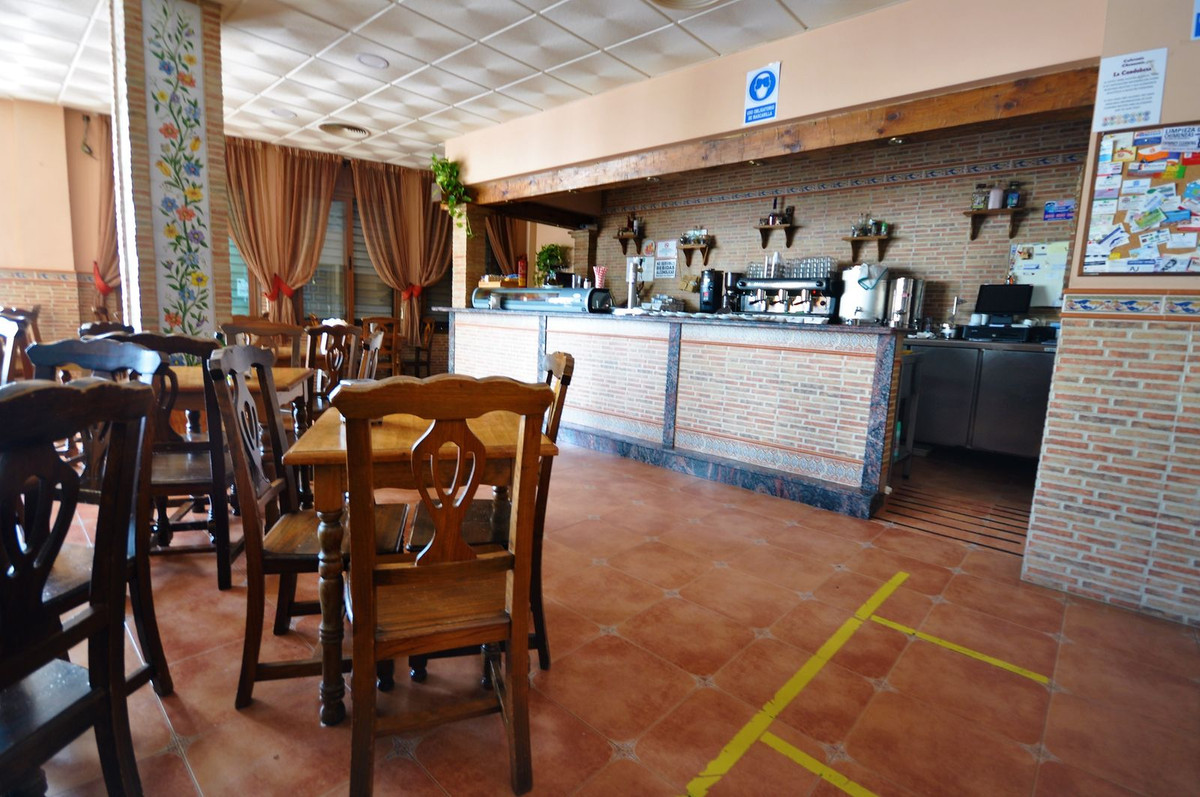 Commercial With Residence in Estepona, Costa del Sol
