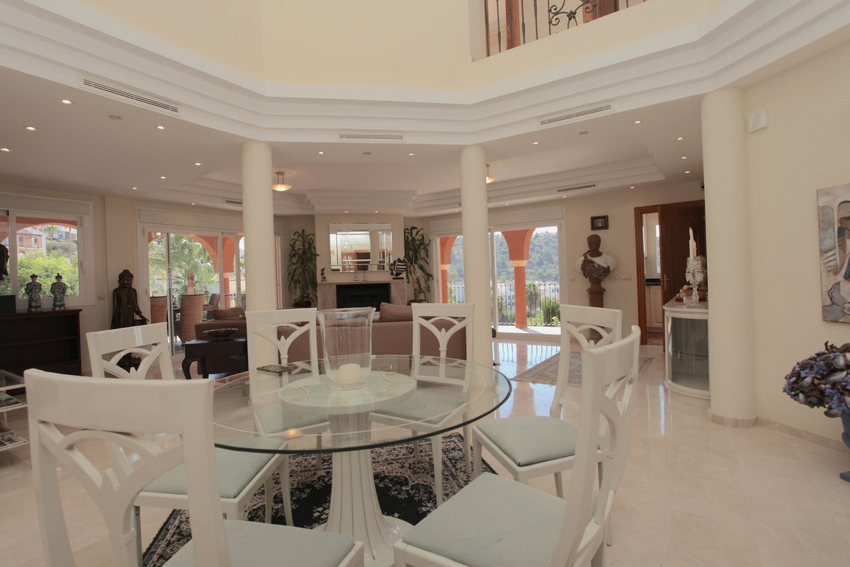 Villa te koop in Los Arqueros R4132480
