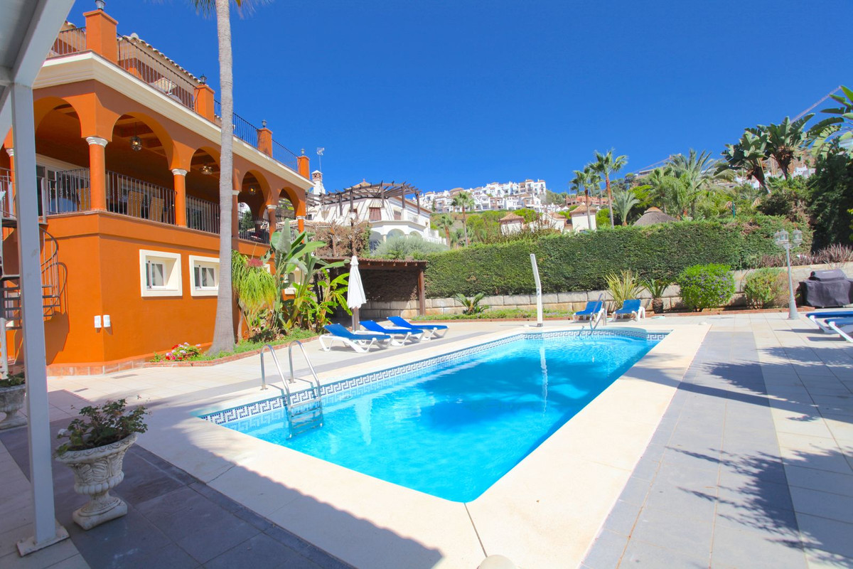Villa te koop in Los Arqueros R4132480