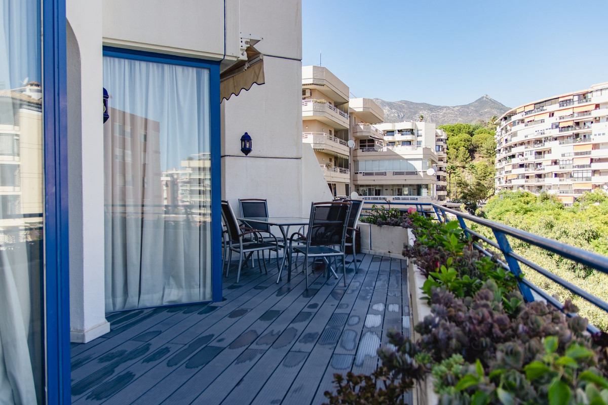 Beautiful triplex penthouse in Marbella House complex with private plunge pool on the top floor. Mar, Spain