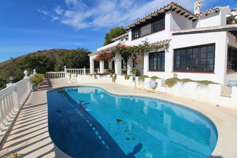 Magnificent villa, with a wonderful view of the Mediterranean and down over the countryside, lots of, Spain