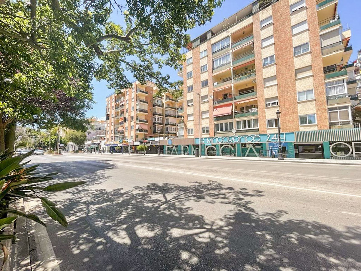 Middle Floor Apartment for sale in Marbella R4332523