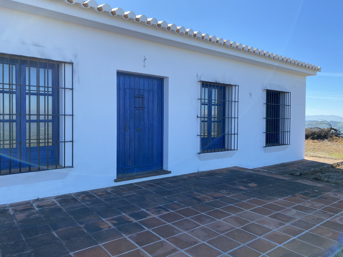 Fabulous farm in Alora, in a privileged environment you will enjoy its more than 40,000 square meter, Spain