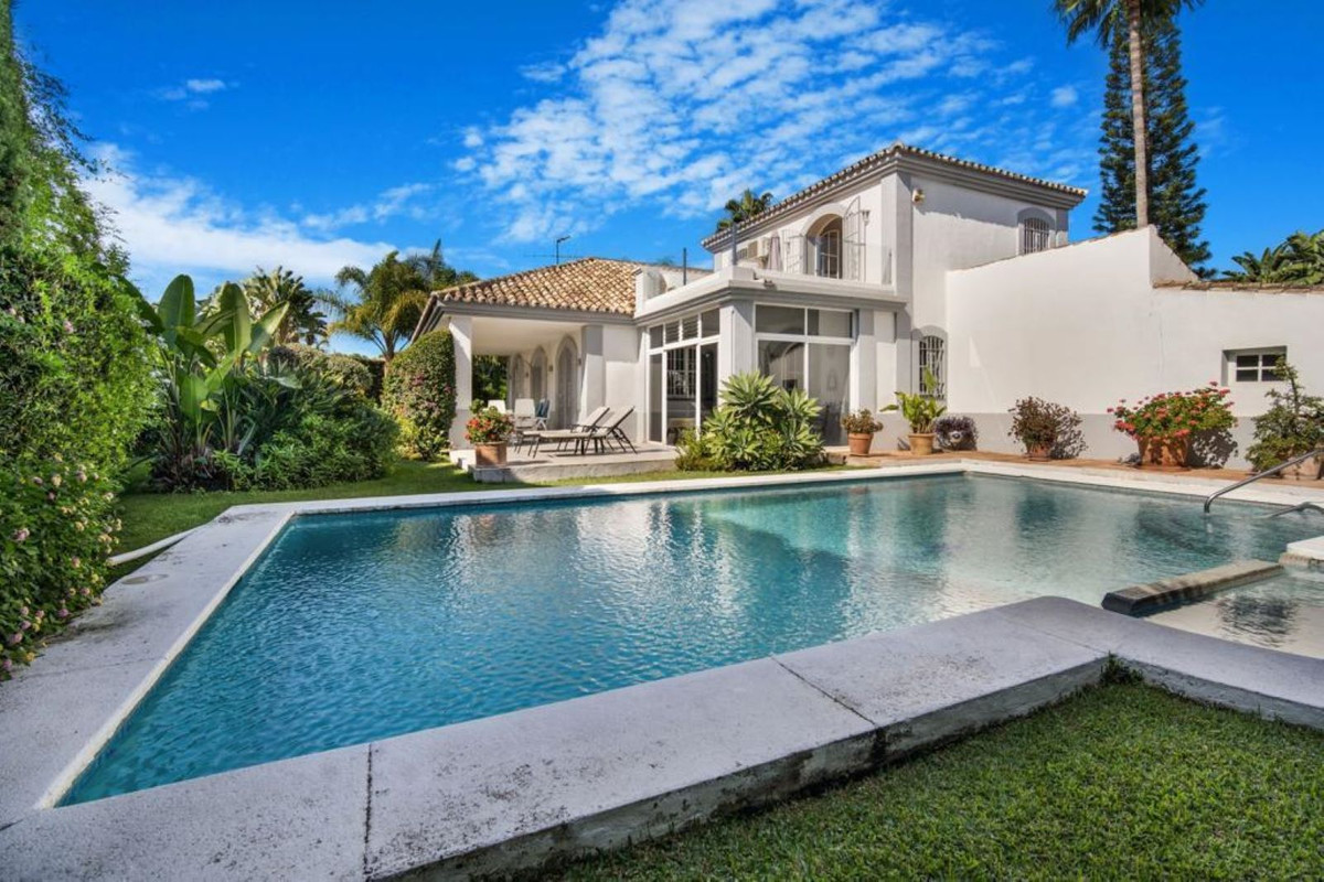 Detached Villa for sale in Nueva Andalucía R4687681