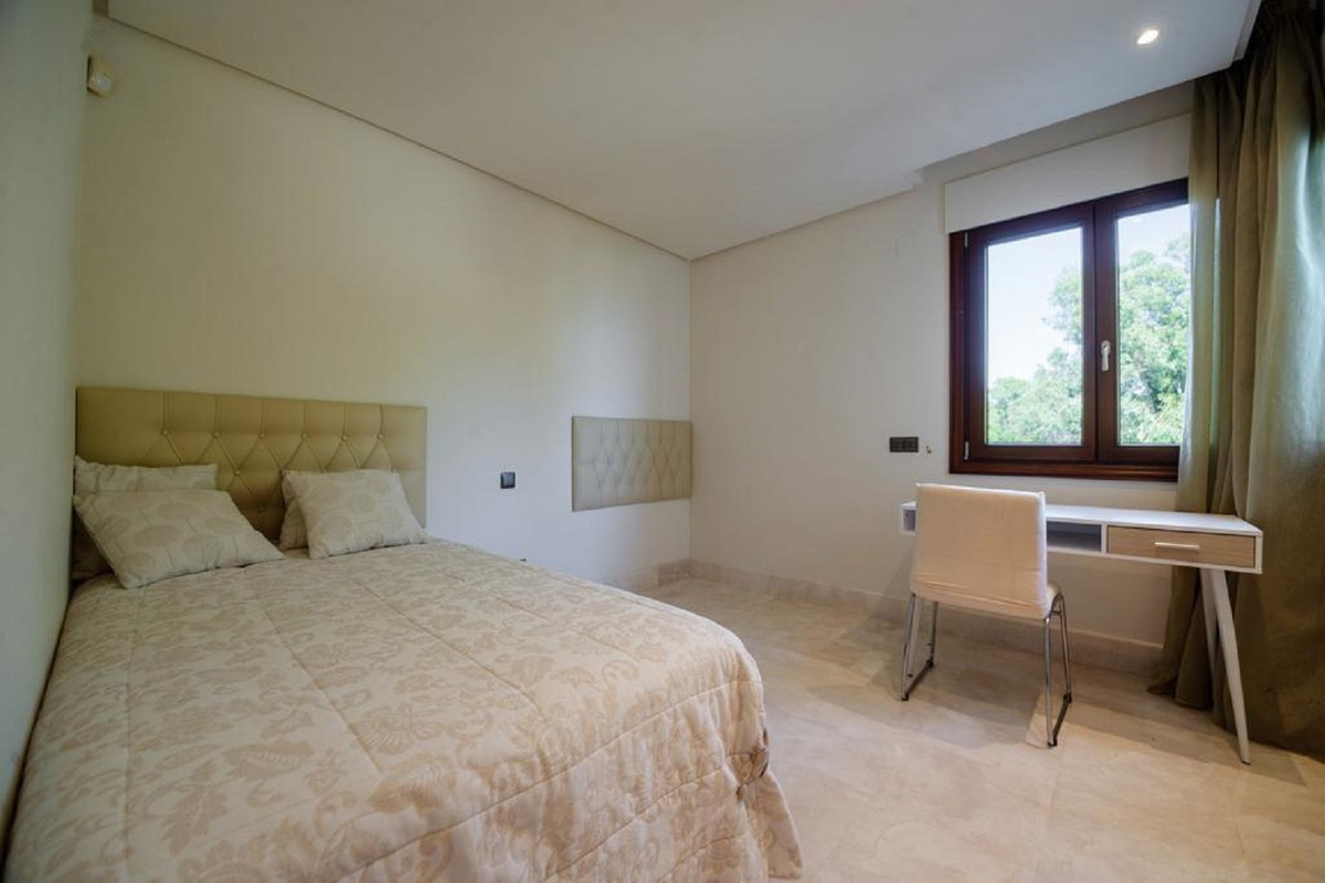 Appartement te koop in Estepona R4003159