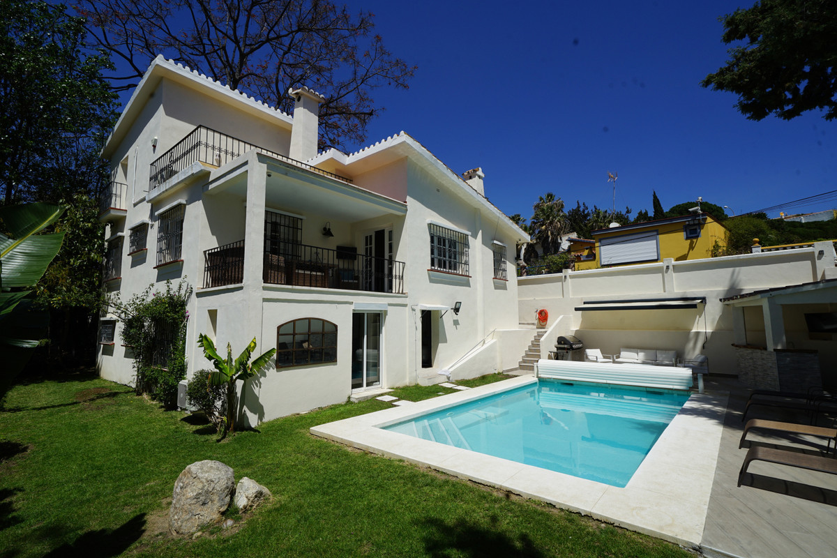 6 bedroom villa for sale nueva andalucia