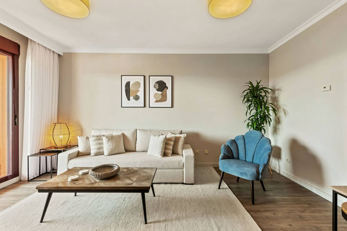 1 Bedroom Middle Floor Apartment For Sale Benahavís, Costa del Sol - HP4678123