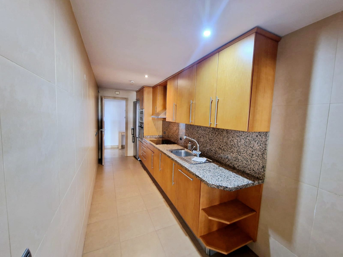 Appartement te koop in La Duquesa R4550161