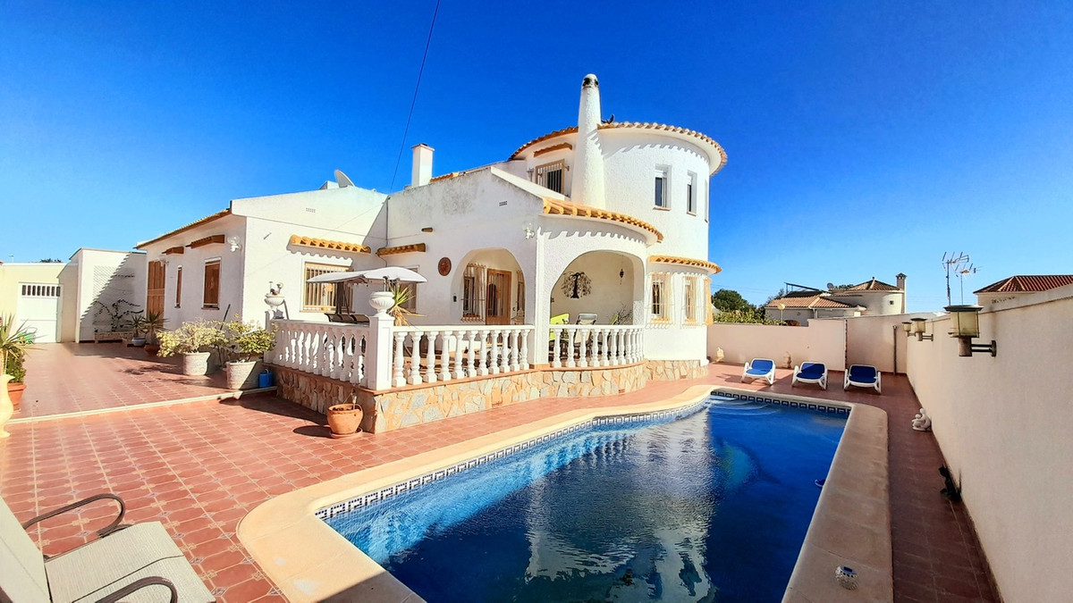This traditional style villa located in Los Dolses is exceptionally spacious with 2 large open plan  Spain