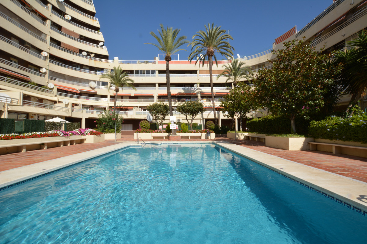 Middle Floor Apartment, Marbella, Costa del Sol.
2 Bedrooms, 2 Bathrooms, Built 173 m².
Originally 3, Spain