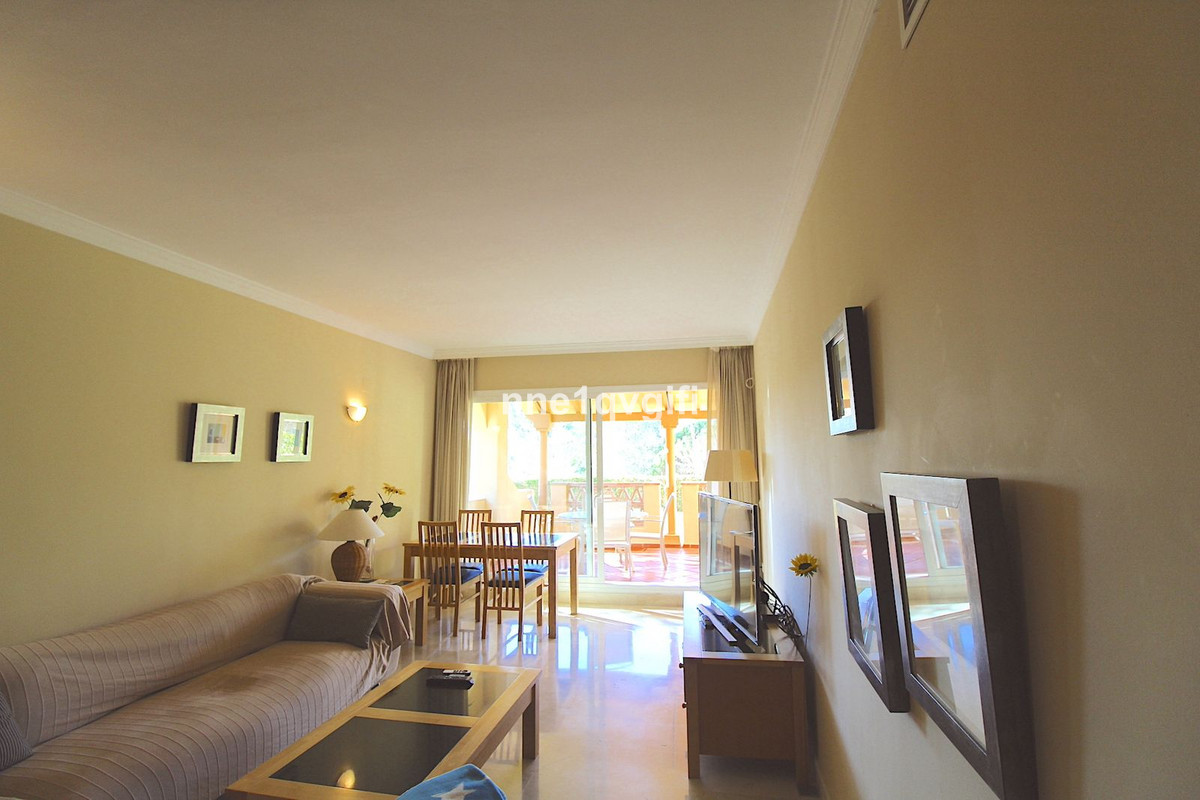 2 bedroom Apartment For Sale in Elviria, Málaga