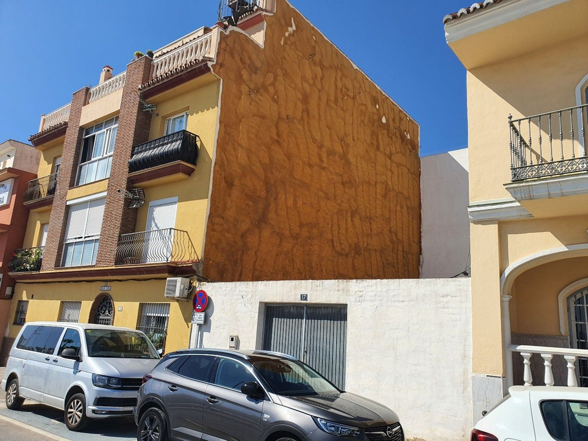 						Terreno  Residencial
													en venta 
																			 en Fuengirola
					