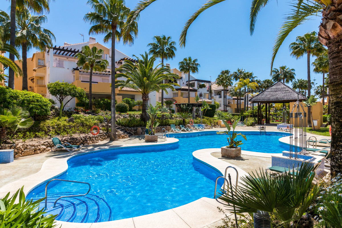 						Apartamento  Ático
													en venta 
																			 en Bahía de Marbella
					