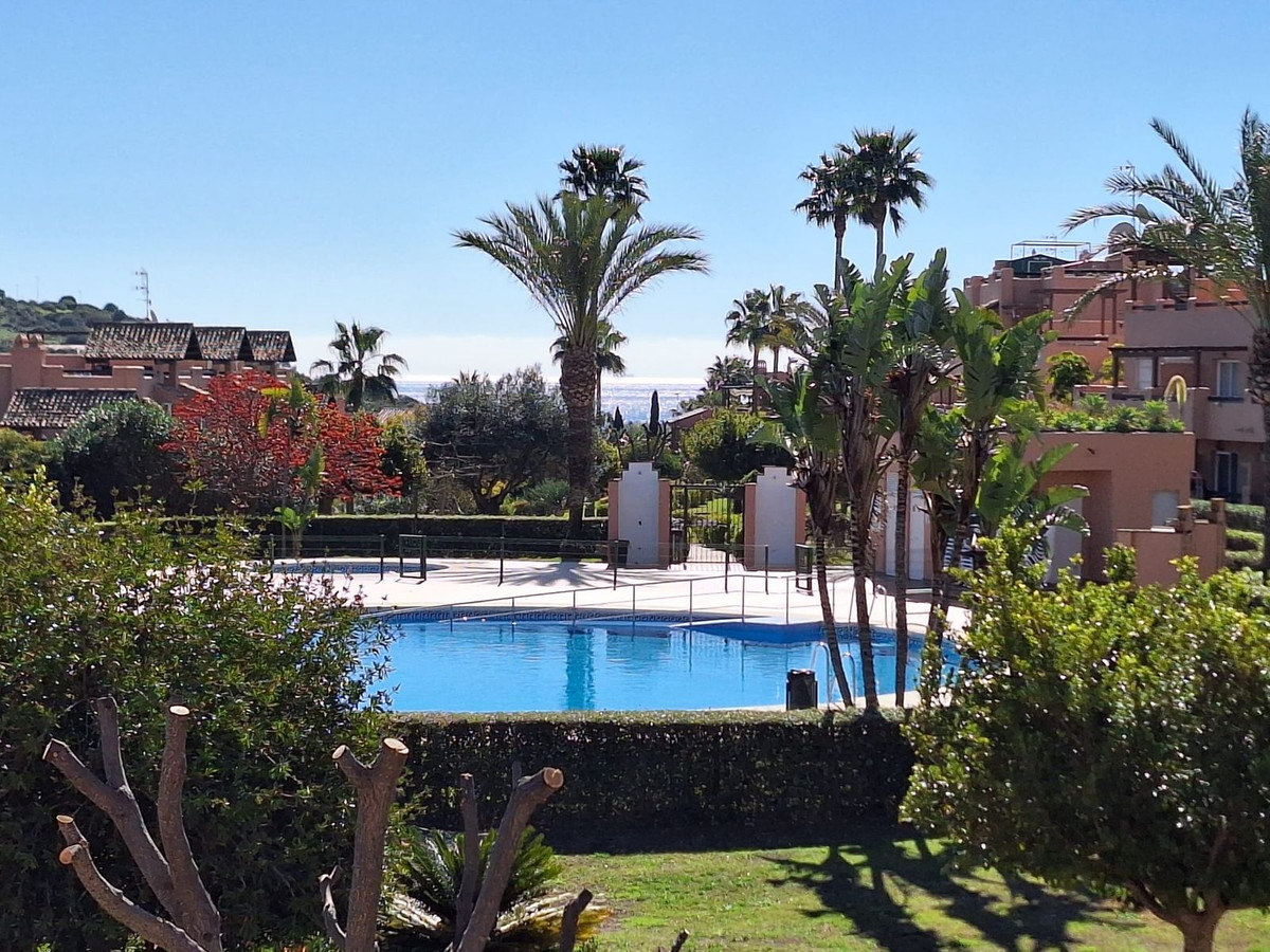 						Apartment  Middle Floor
													for sale 
																			 in Casares Playa
					
