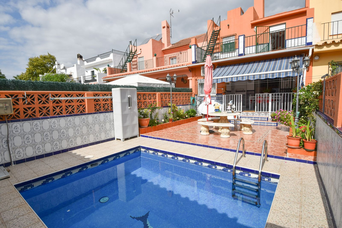 4 Bedroom Townhouse For Sale Nueva Andalucía, Costa del Sol - HP4432276