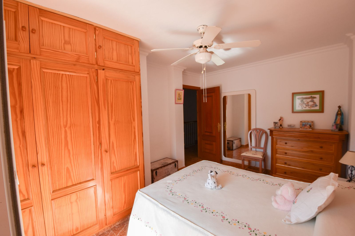 Unifamiliar con 4 Dormitorios en Venta Nueva Andalucía