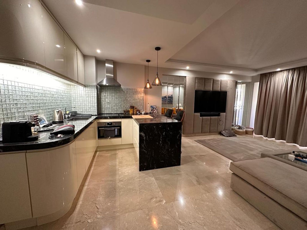 1 Bedroom Middle Floor Apartment For Sale Sotogrande, Costa del Sol - HP4356346