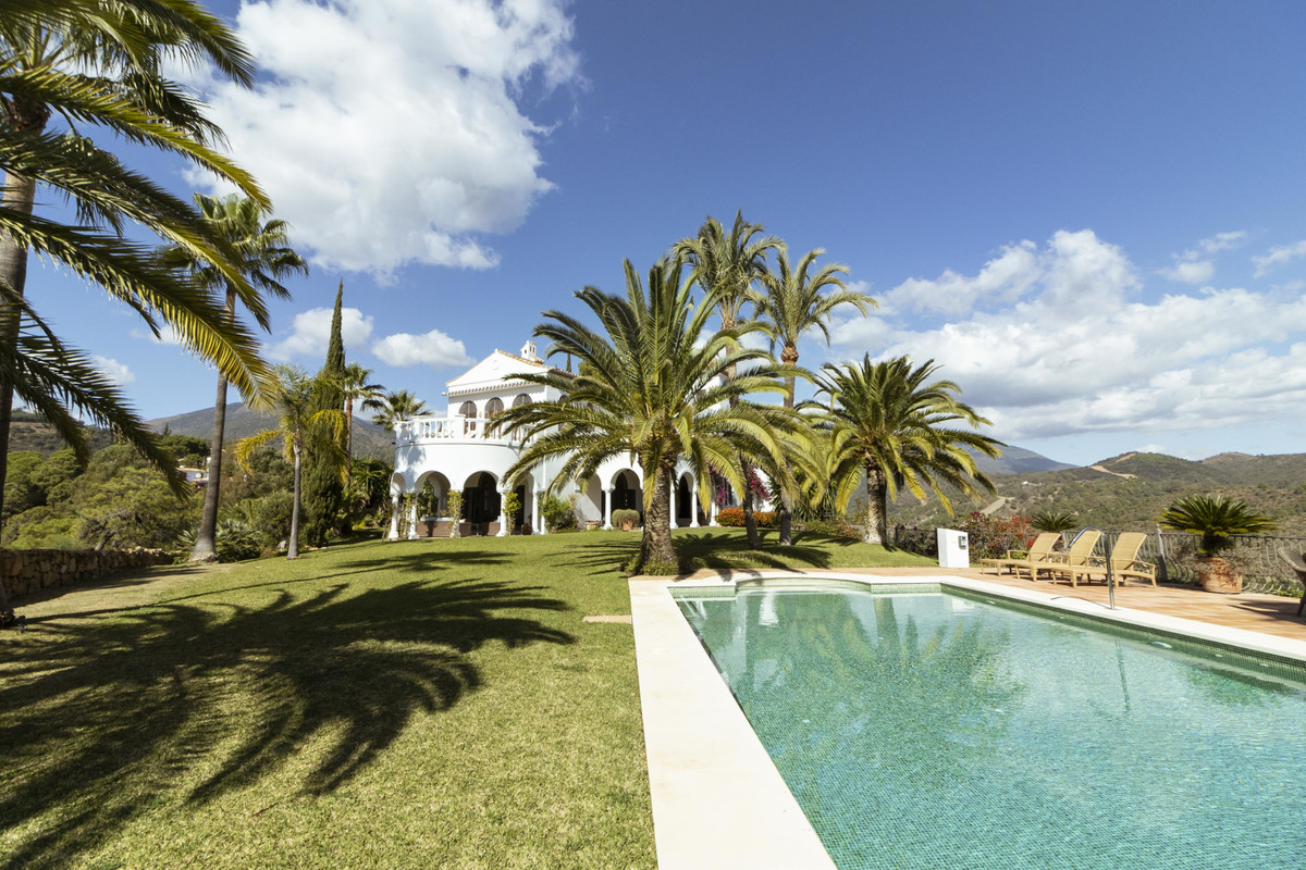 						Villa  Individuelle
																					en location
																			 à El Madroñal
					