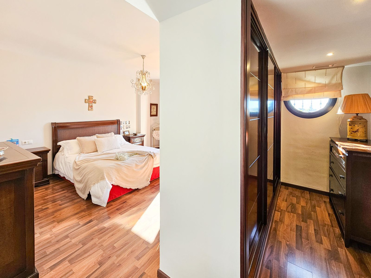 4 Bedroom Semi Detached Townhouse For Sale Guadalmina Alta