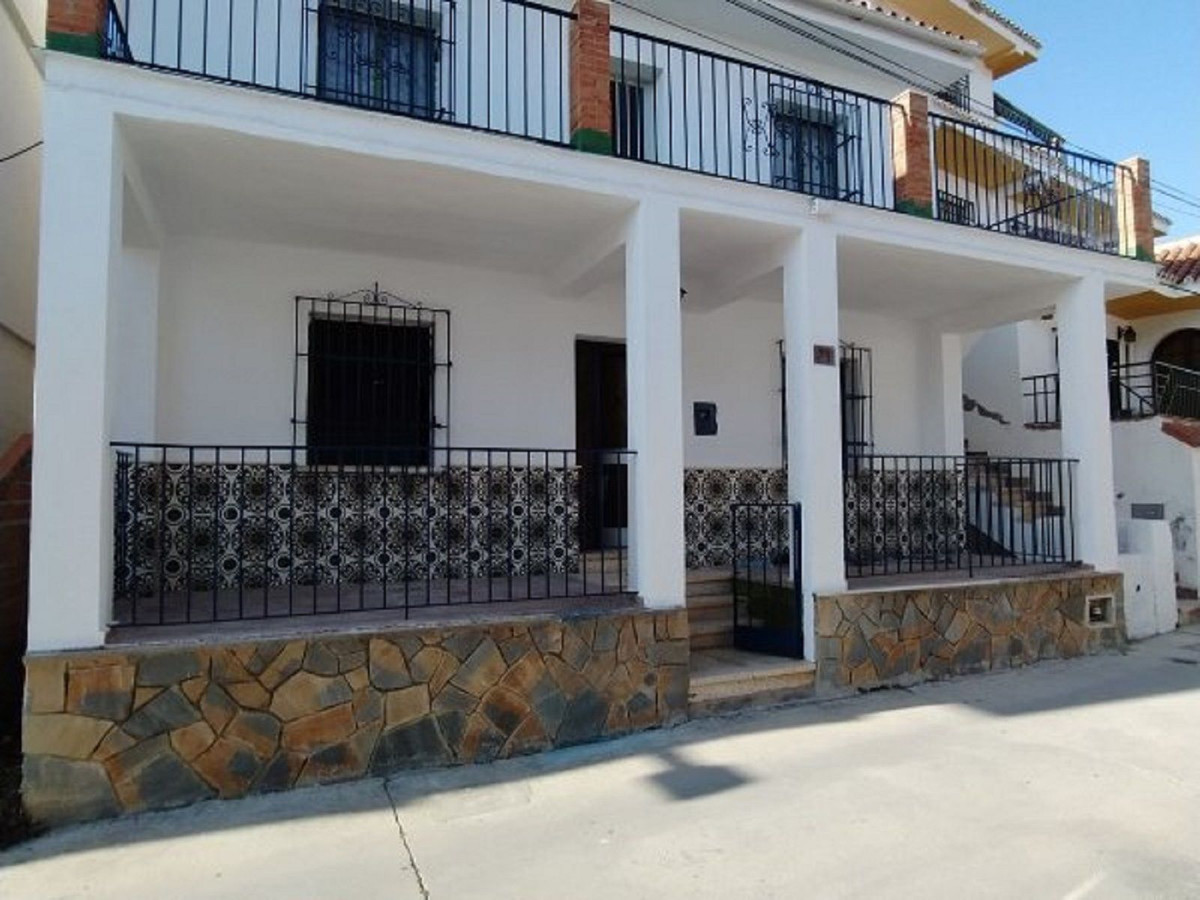 4 bed Townhouse for sale in Málaga
