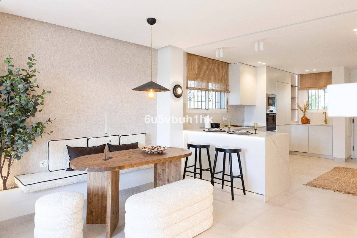 2 Bedroom Middle Floor Apartment For Sale Marbella, Costa del Sol - HP4721467