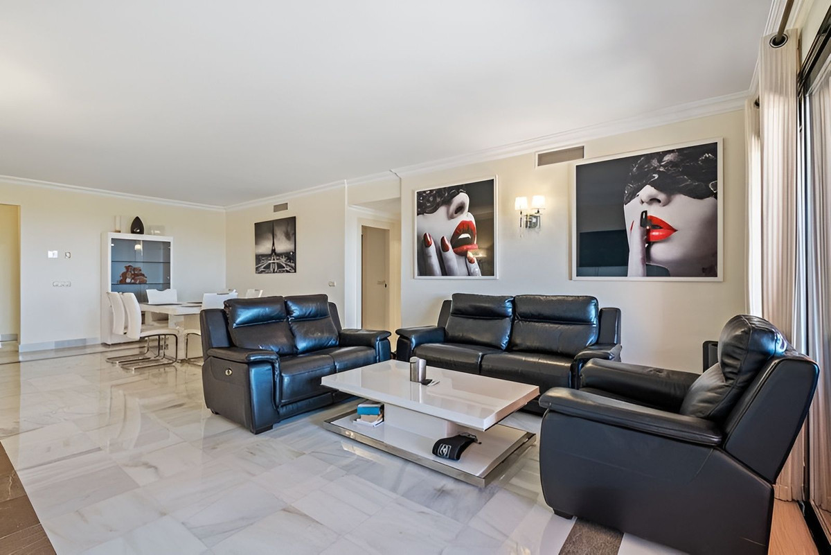 3 Bedroom Middle Floor Apartment For Sale La Quinta