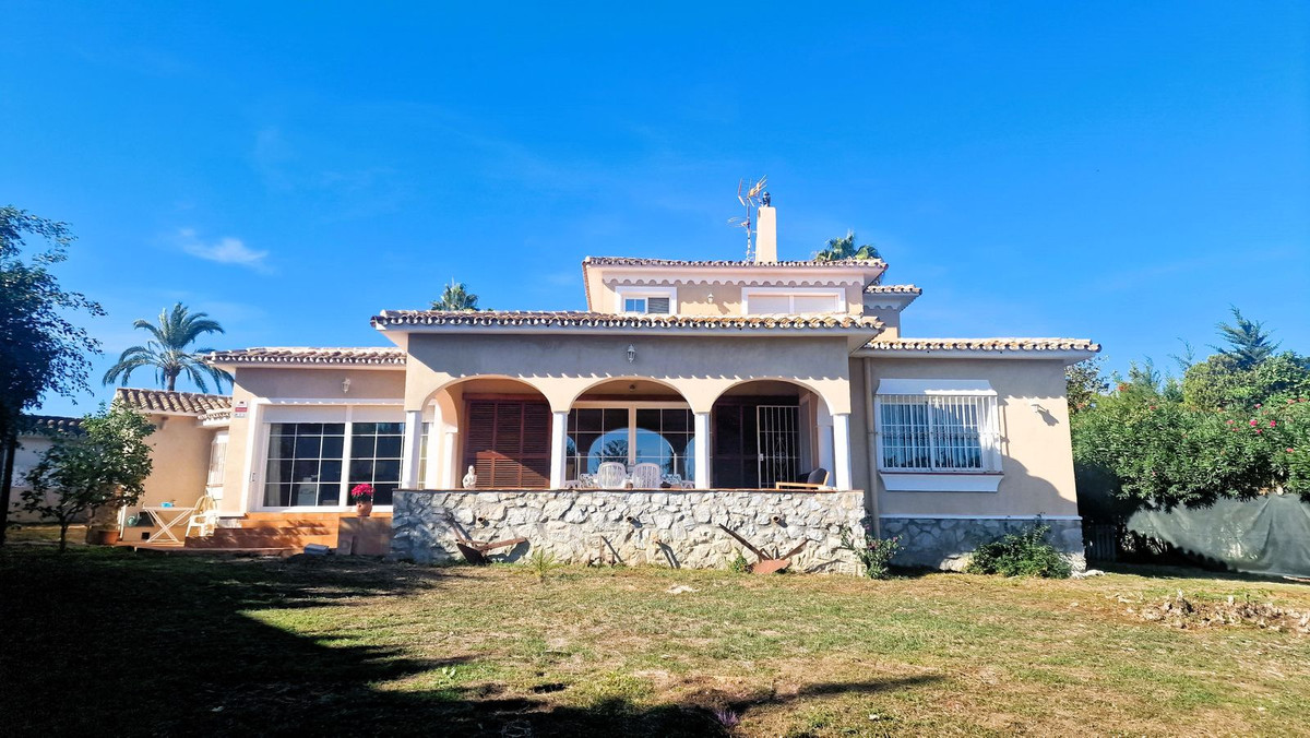 Detached Villa for sale in San Pedro de Alcántara R4582345