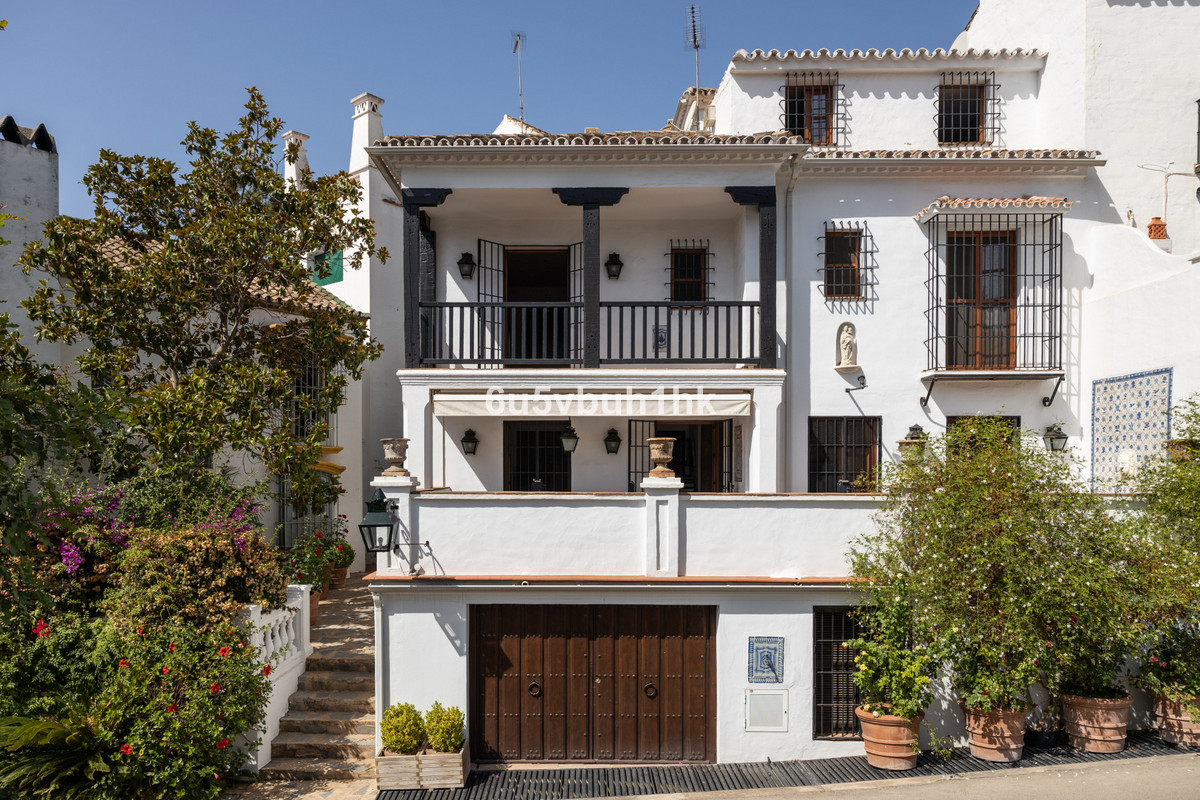 Villa Pareada en The Golden Mile, Costa del Sol

