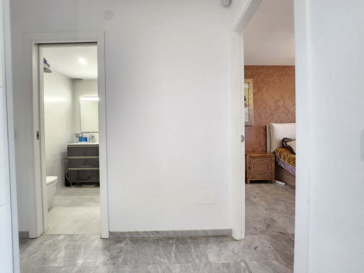 Apartamento con 2 Dormitorios en Venta Manilva