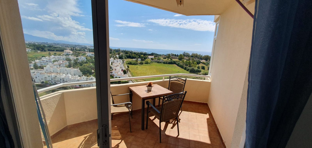 1 Bedroom Top Floor Apartment For Sale Estepona, Costa del Sol - HP4721059