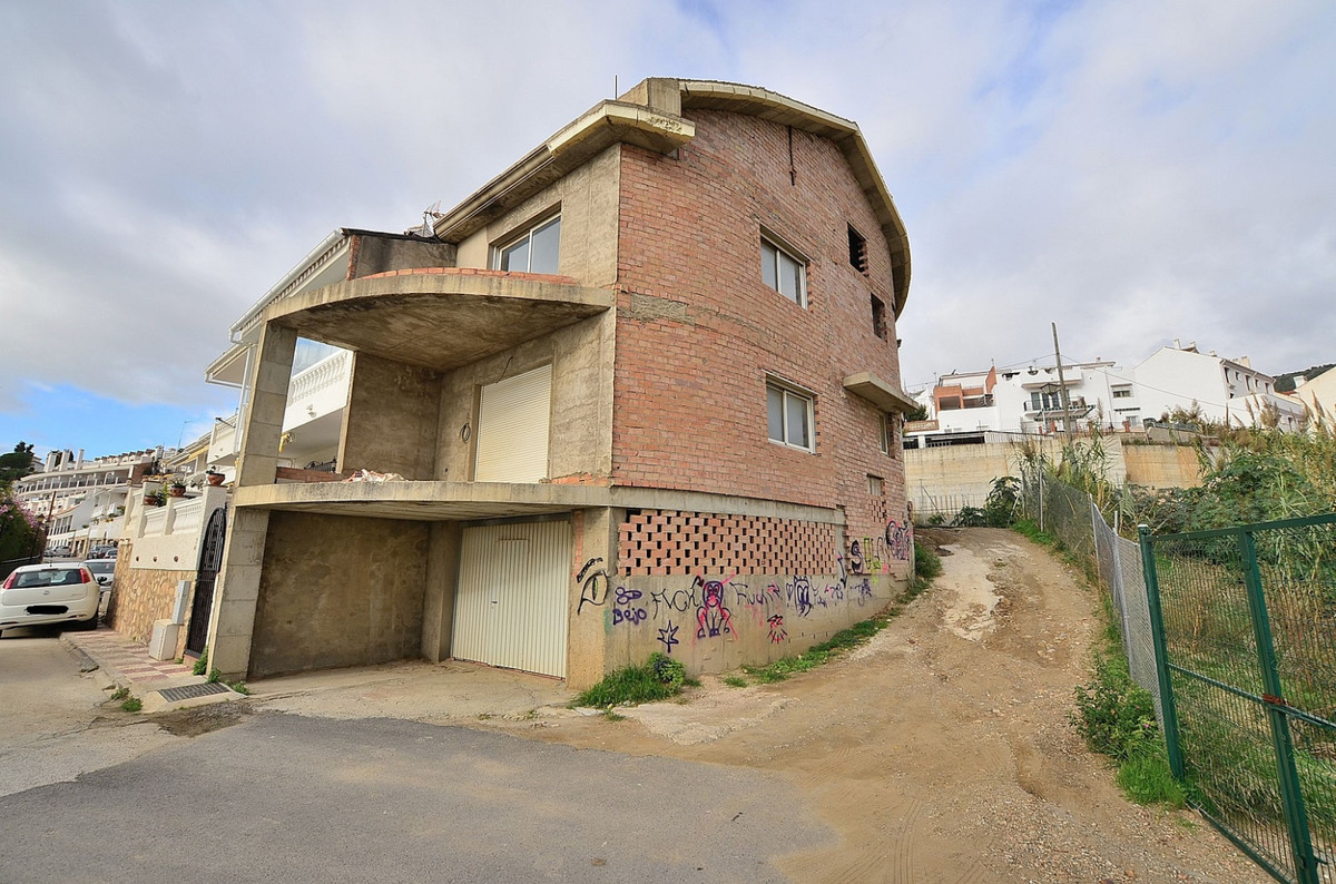 3 Bedroom Semi-Detached House For Sale Benalmadena Pueblo, Costa del Sol - HP4688410