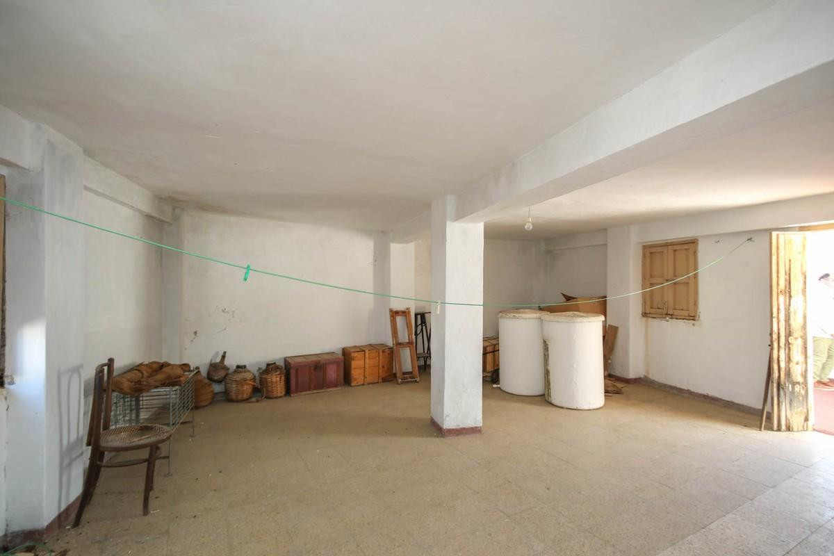 6 Bedroom Commercial for sale Tolox