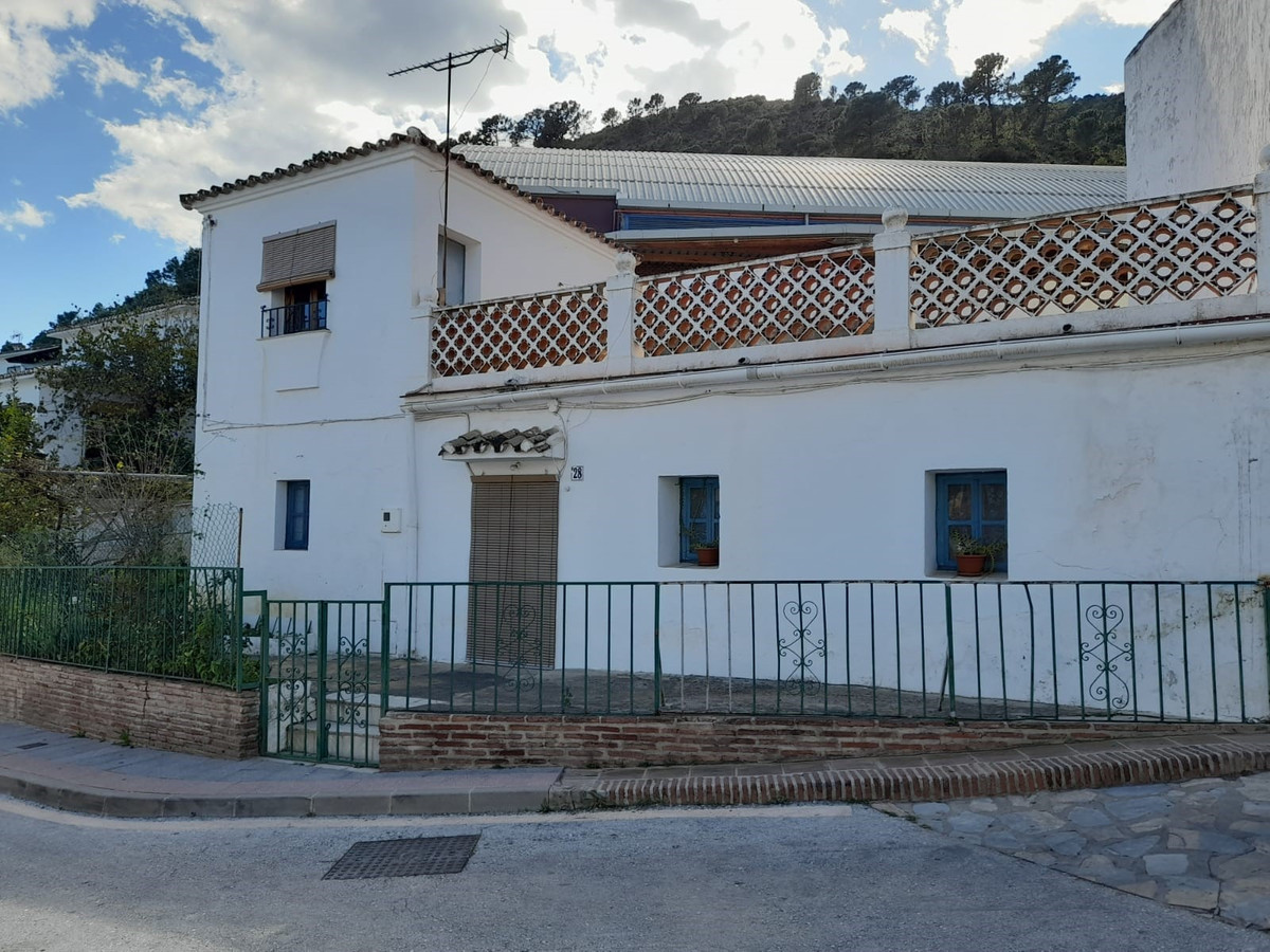 Villa Semi Detached in Benahavís, Costa del Sol
