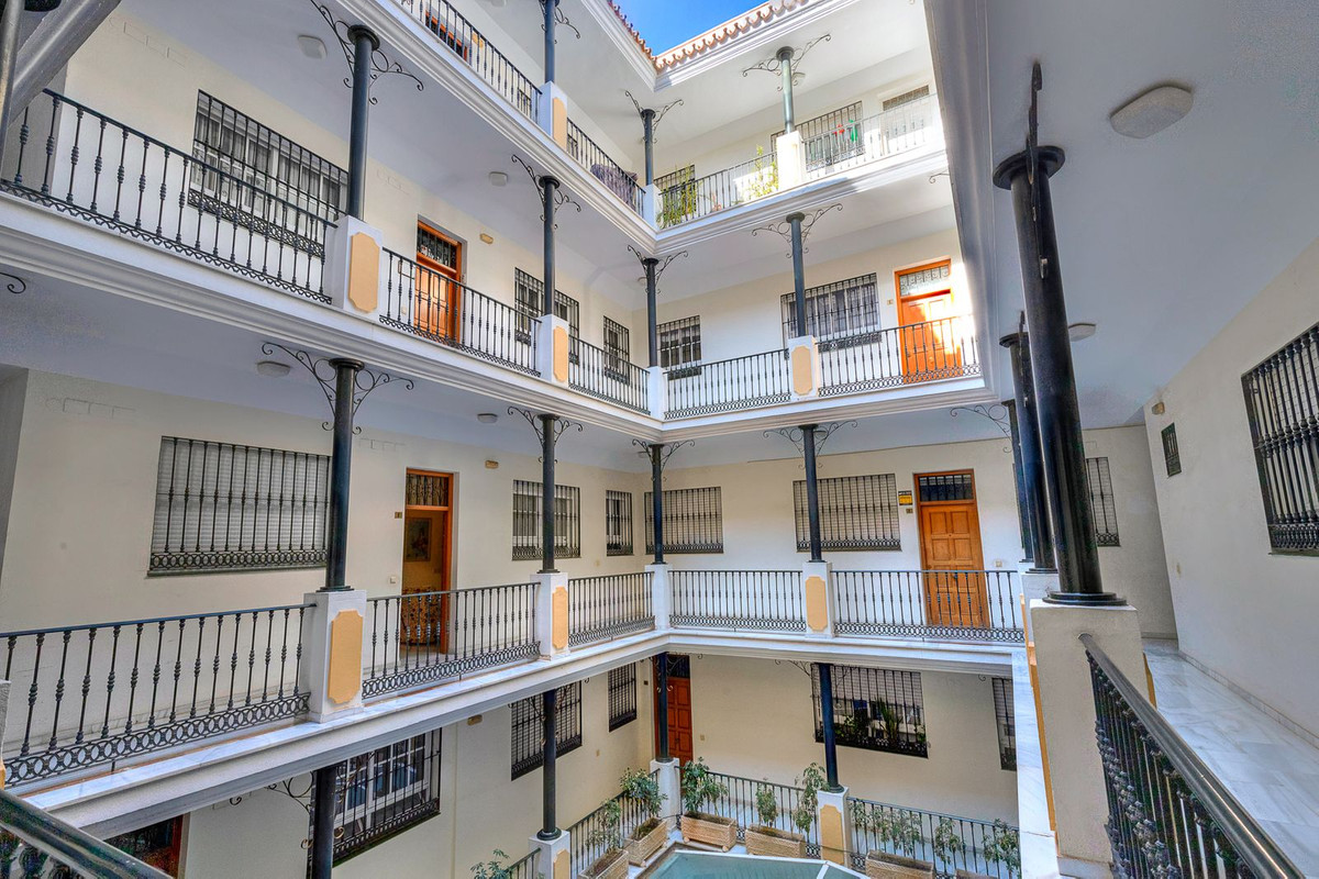 						Apartment  Middle Floor
													for sale 
																			 in Málaga
					