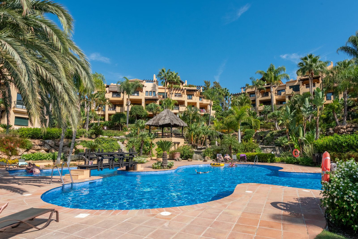 Middle Floor Apartment for sale in Diana Park, Costa del Sol