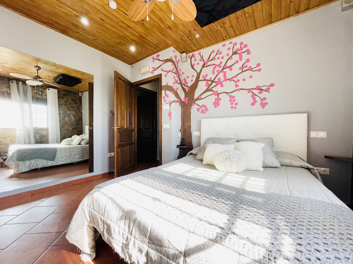 Villa con 3 Dormitorios en Venta Manilva