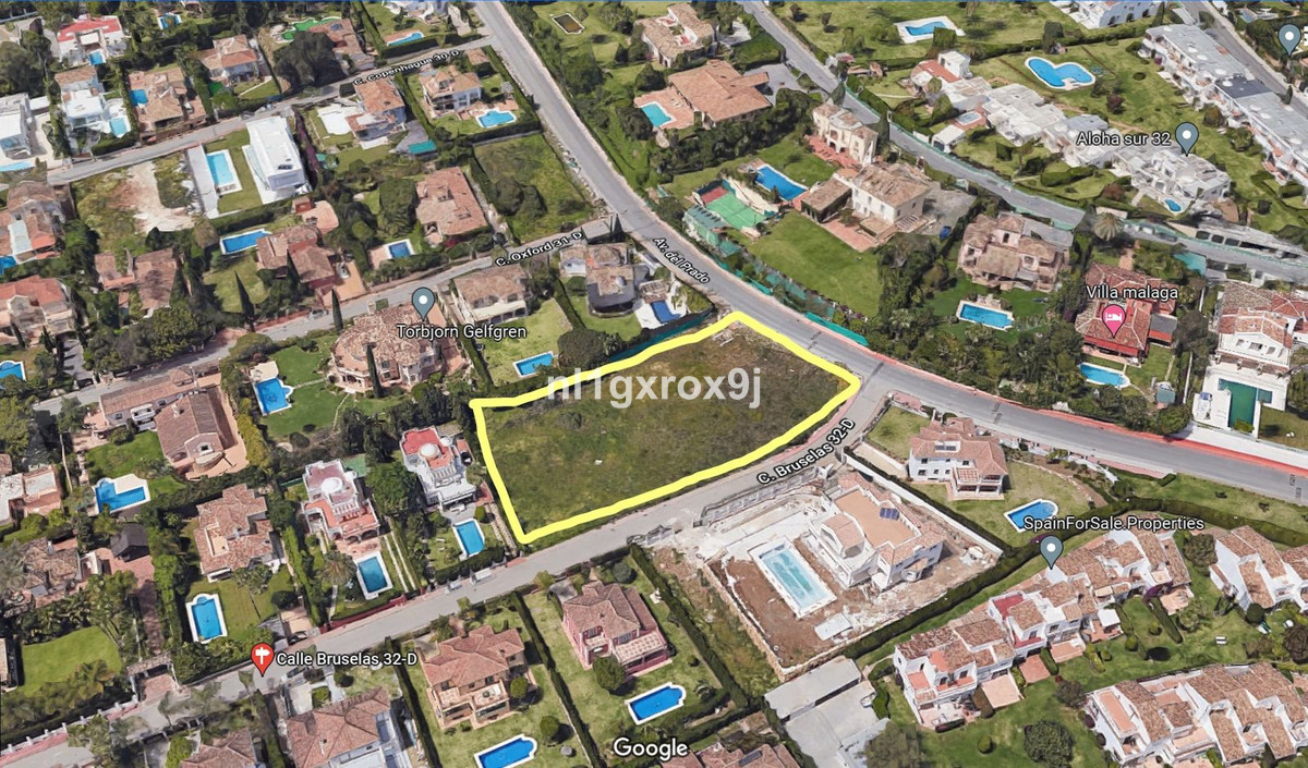 We have an incredible offer for 3 residential plots, situated in the heart of Nueva Andalucia, betwe, Spain