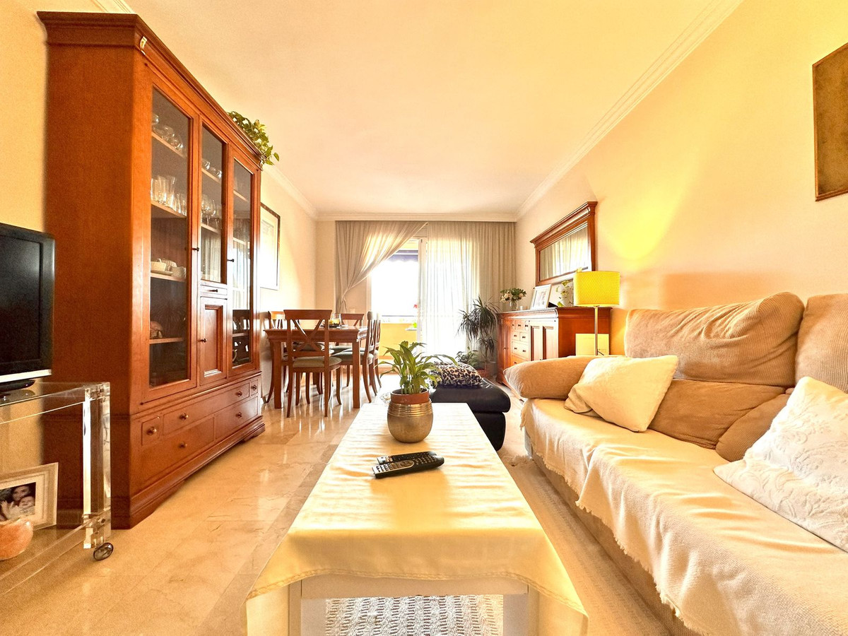 3 Bedroom Middle Floor Apartment For Sale Las Lagunas, Costa del Sol - HP4687357