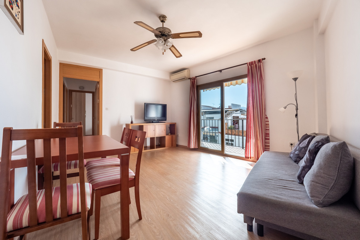 3 bed, 1 bath Apartment - Middle Floor - for sale in Alhaurín el Grande, Málaga, for 110,000 EUR