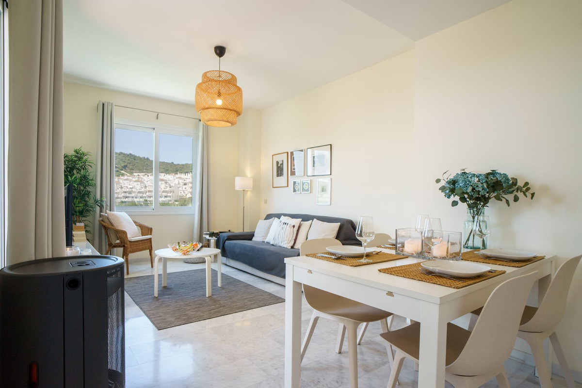 Apartment Middle Floor in Valle Romano, Costa del Sol
