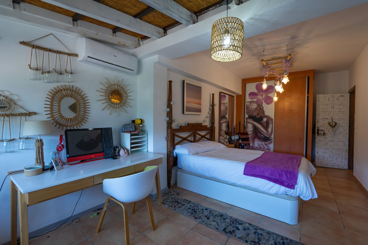 Villa con 5 Dormitorios en Venta La Cala de Mijas