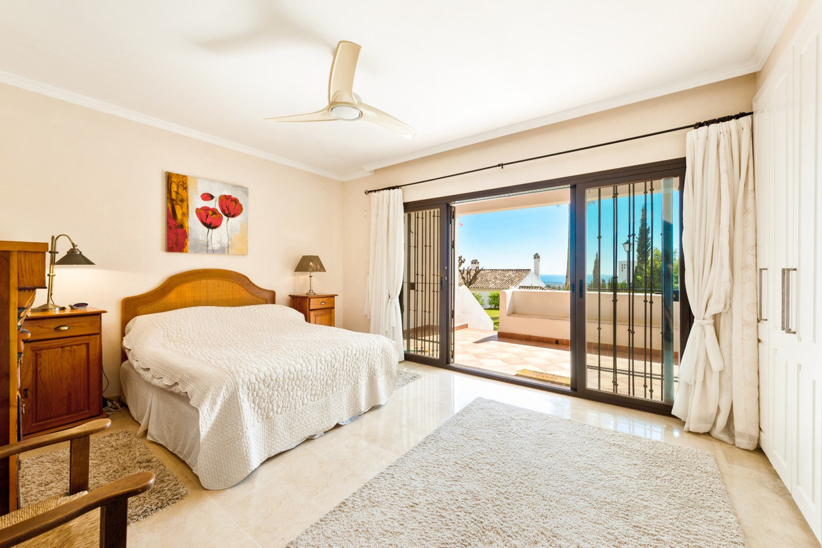 3 bed Property For Sale in Benahavis, Costa del Sol - thumb 11