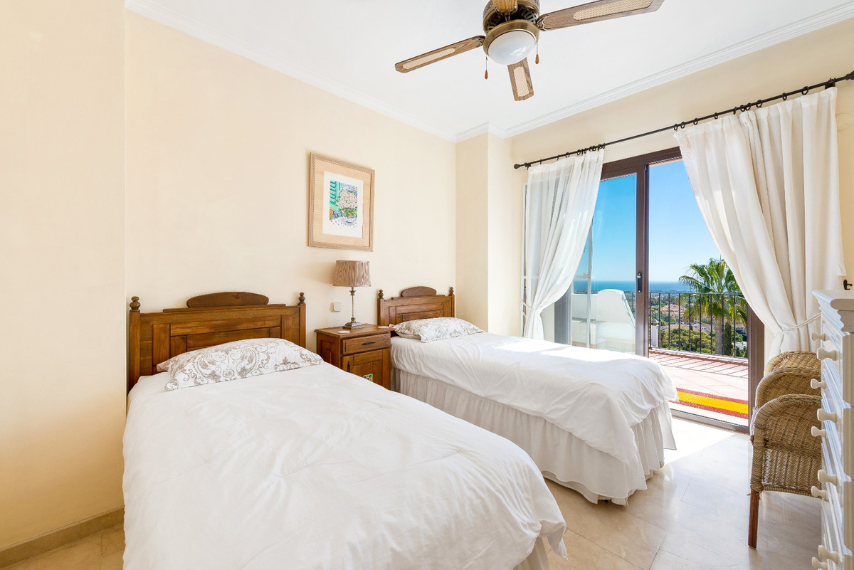 3 bed Property For Sale in Benahavis, Costa del Sol - thumb 15