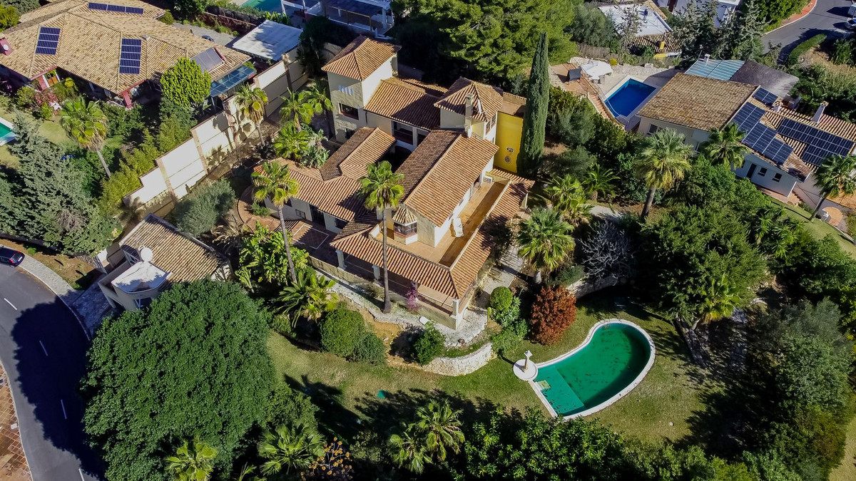 7 Bedroom Detached Villa For Sale El Rosario, Costa del Sol - HP4619794