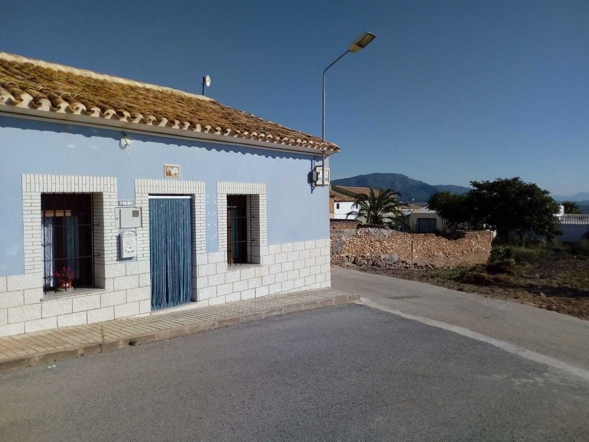 This recently reformed village townhouse is located in the quaint and beautiful village of Raspay wh, Spain